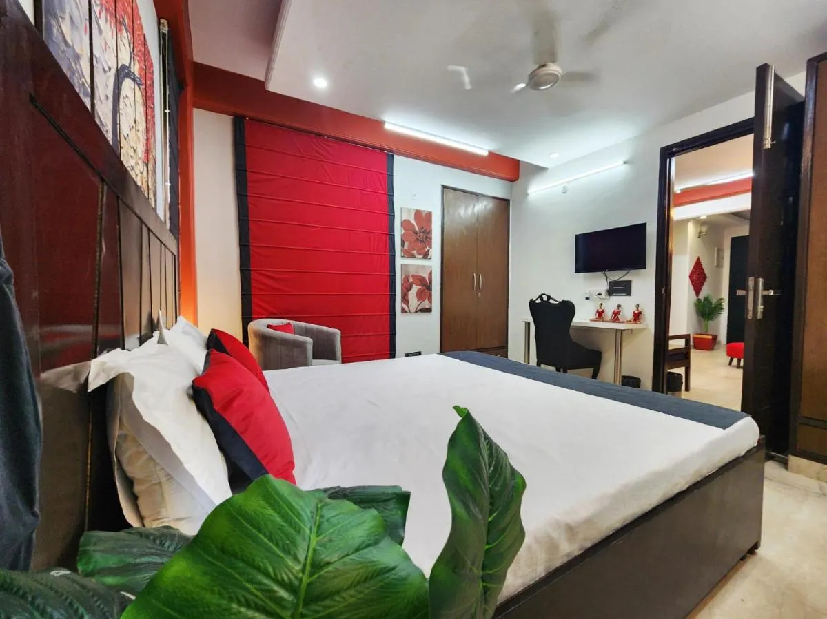 Image 4 of Sunlit Premium 1BHK Suite with big kitchen 9