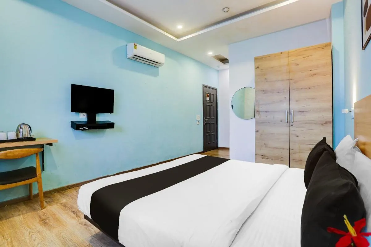 Image 1 of Super Townhouse Rohini Sector 23