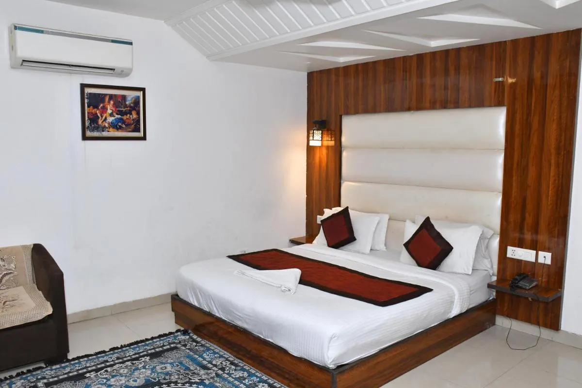 Image 1 of The Impress Hotel Near Delhi Airport