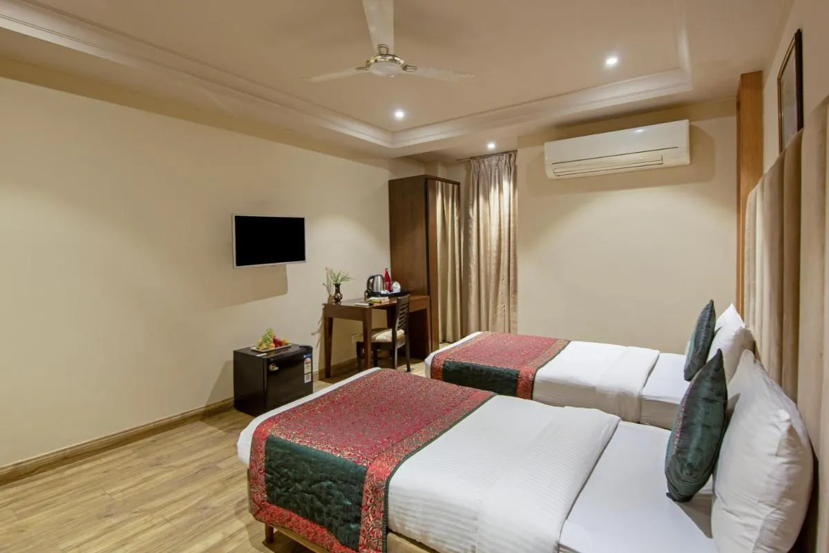 Image 4 of The Waves Hotel