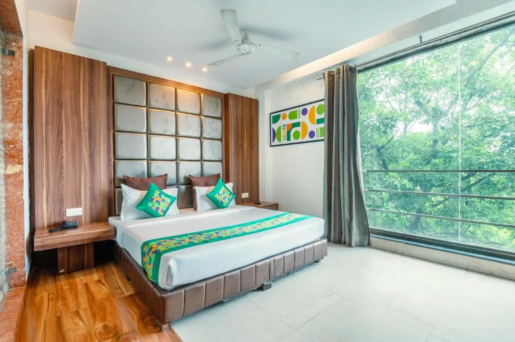 Image of Treebo Twin Tree