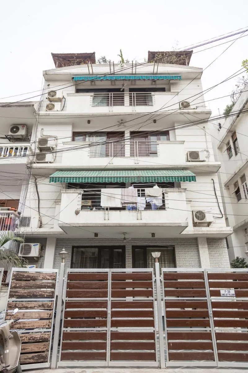 Image 5 of Under My Roof – Classic