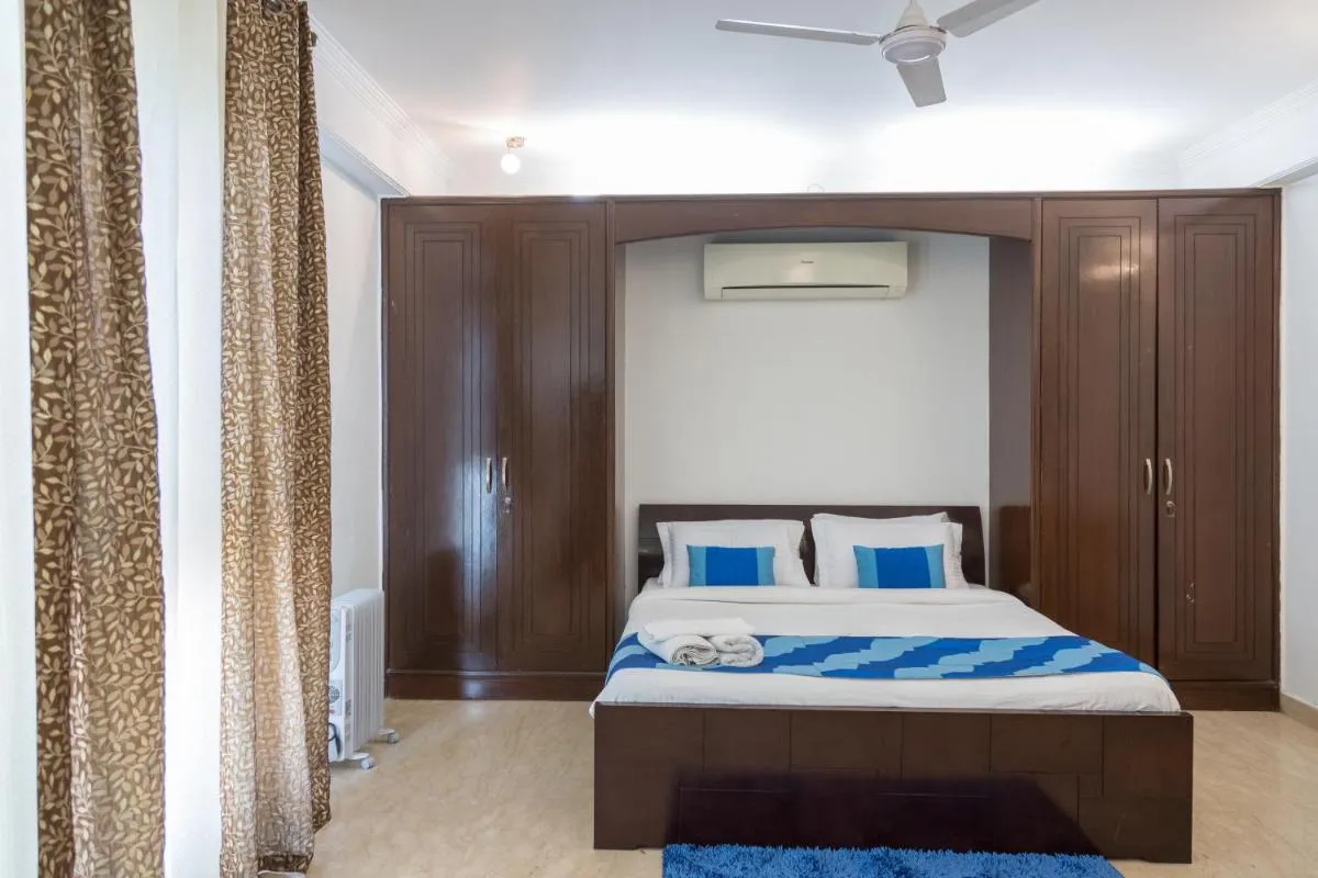 Image 6 of Under My Roof – Classic