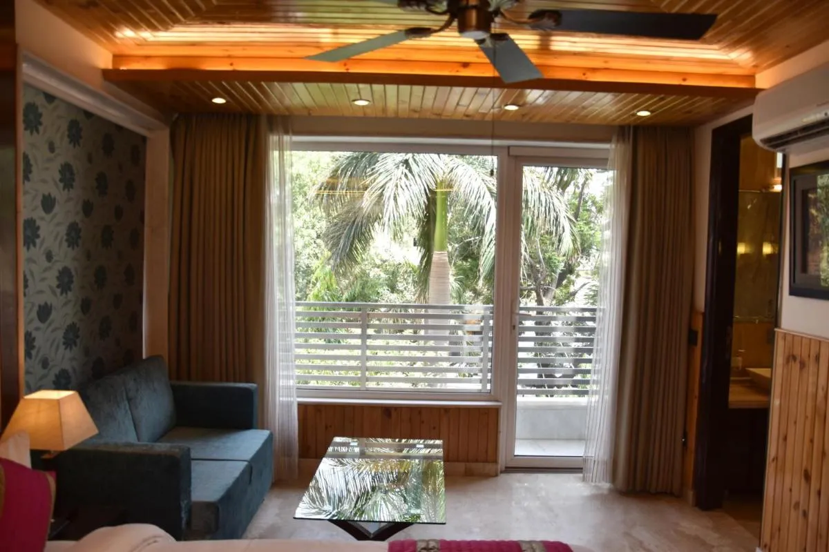 Image 3 of Wood Castle Grand