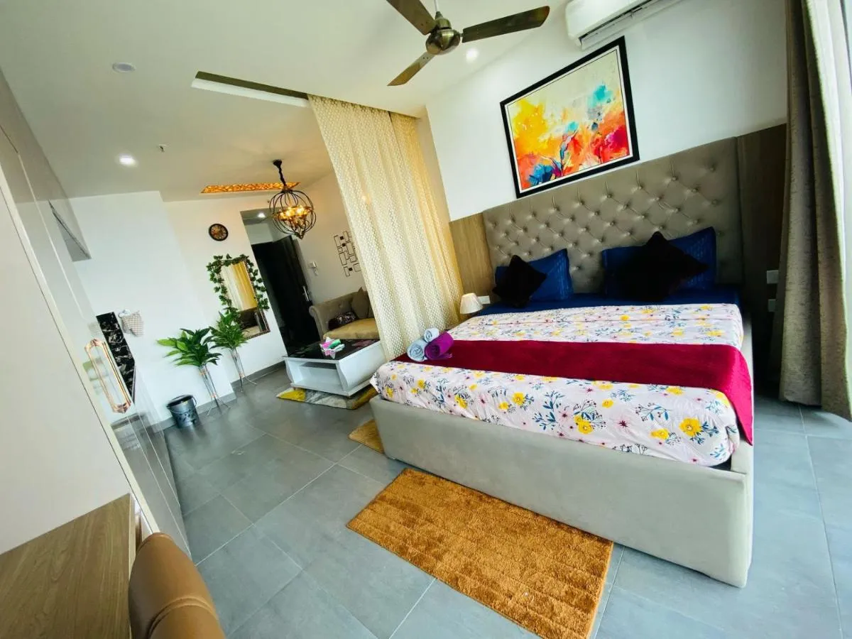 Image 2 of vinis sky stay 39 floor