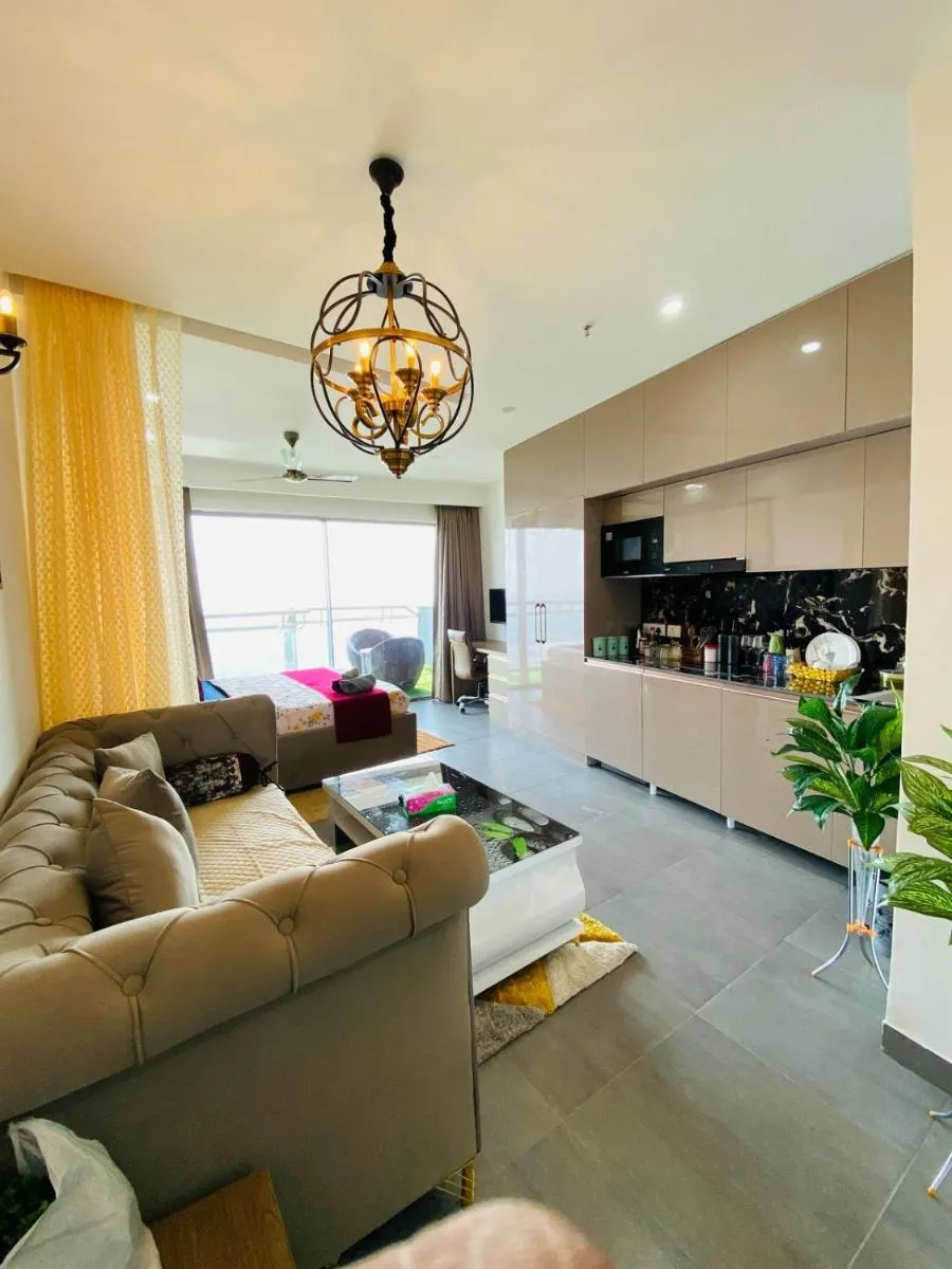 Image 6 of vinis sky stay 39 floor