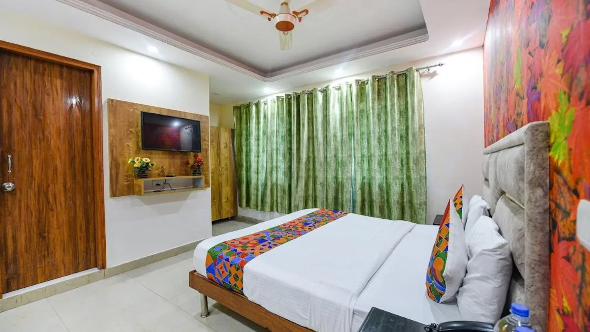 Image 4 of shanti stay near igi airport