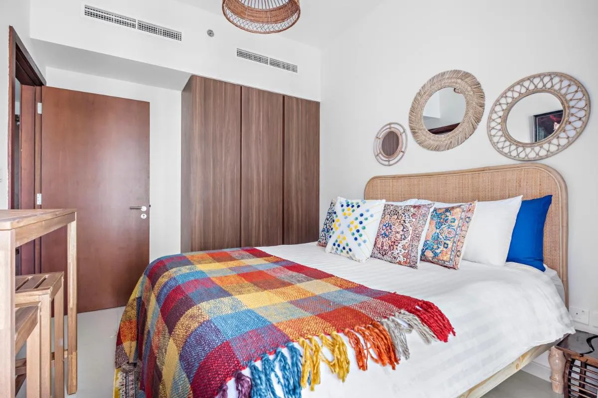 1BHK Canal view near Dubai Mall - 2