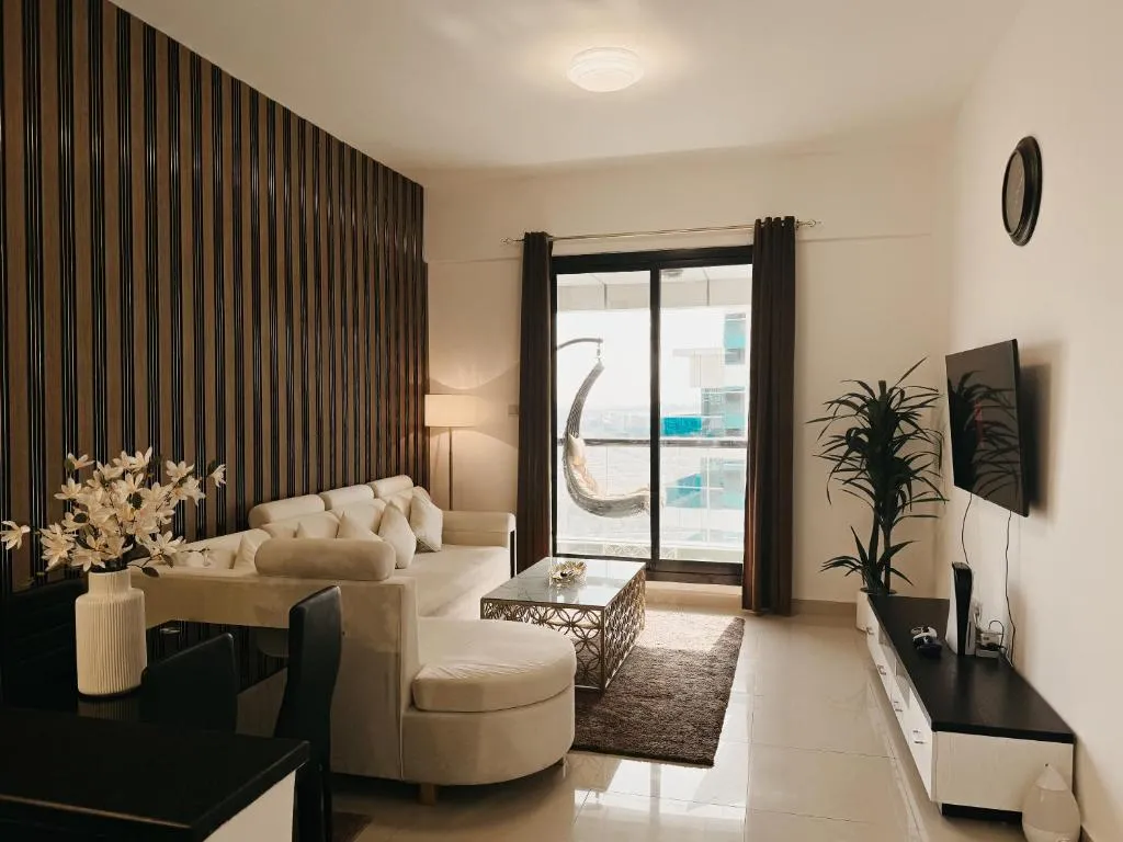 1BHK luxury Apartment with Marina veiw