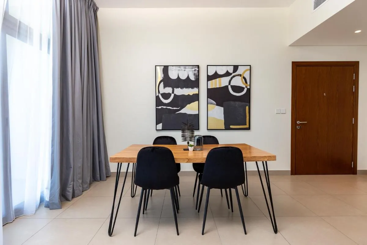 Amazing DEAL! Stunning 3BR Apt with Huge Terrace – JVT - 2