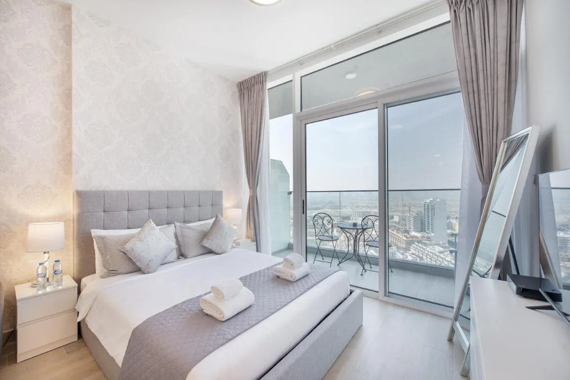 Apartment on 26th Floor & Beautiful Views (2 adults + 2 kids)