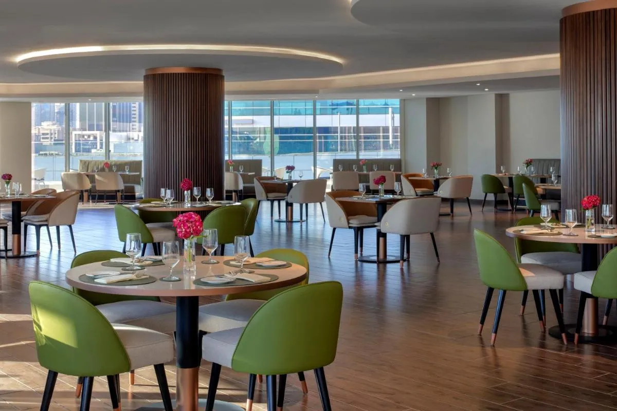 Avani Plus Palm View Dubai Hotel & Suites - 3