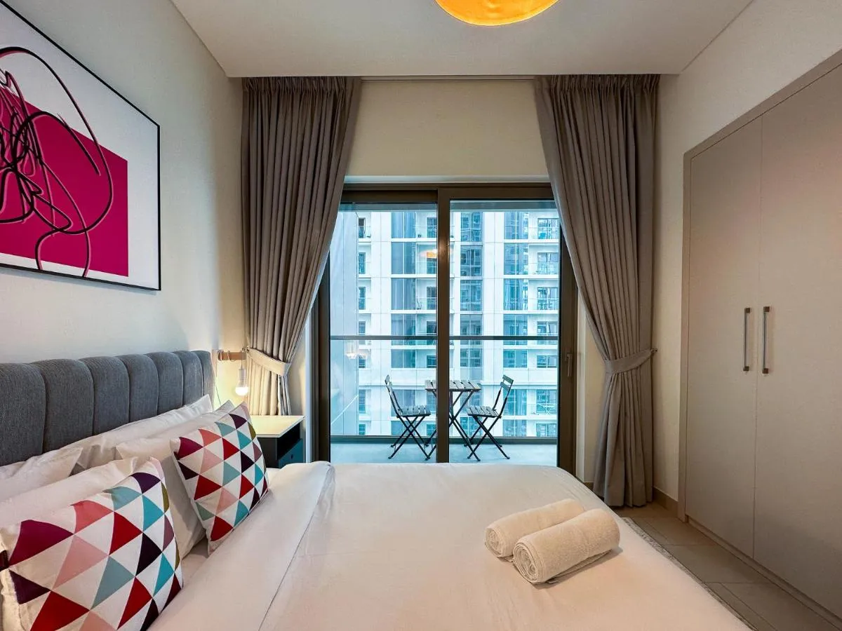 Beautiful 1BR – Close to Downtown with Pool and Gym - 2