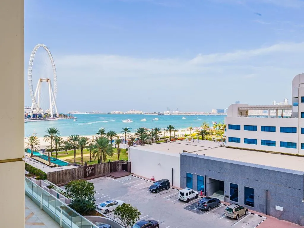 Beautifully Furnished 1BR-Dubai Eye View and Private Beach Access - 3