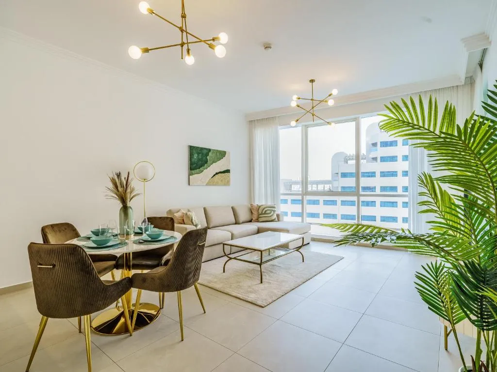 Beautifully Furnished 1BR-Dubai Eye View and Private Beach Access