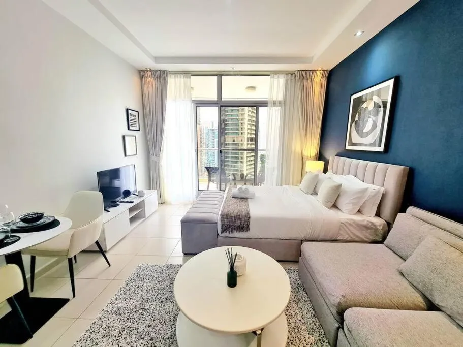 Beautiful marina studio apartment near the beach - 2