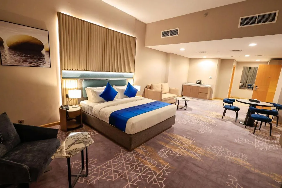 Best Western Premier M Four Hotel - 2