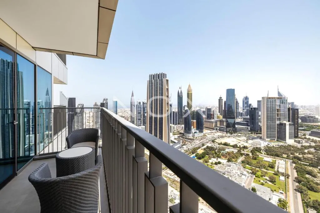 Breathtaking Views 2BR Suite Downtown Dubai - 3