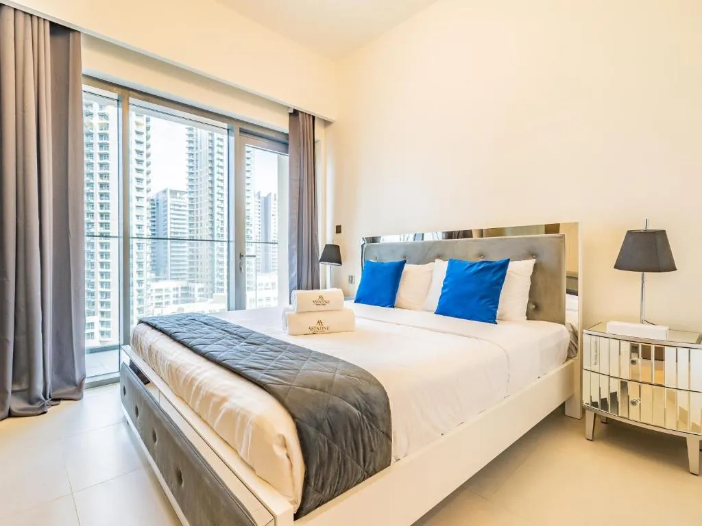 Brilliant 1BR in Burj Royale – Downtown Dubai - 2