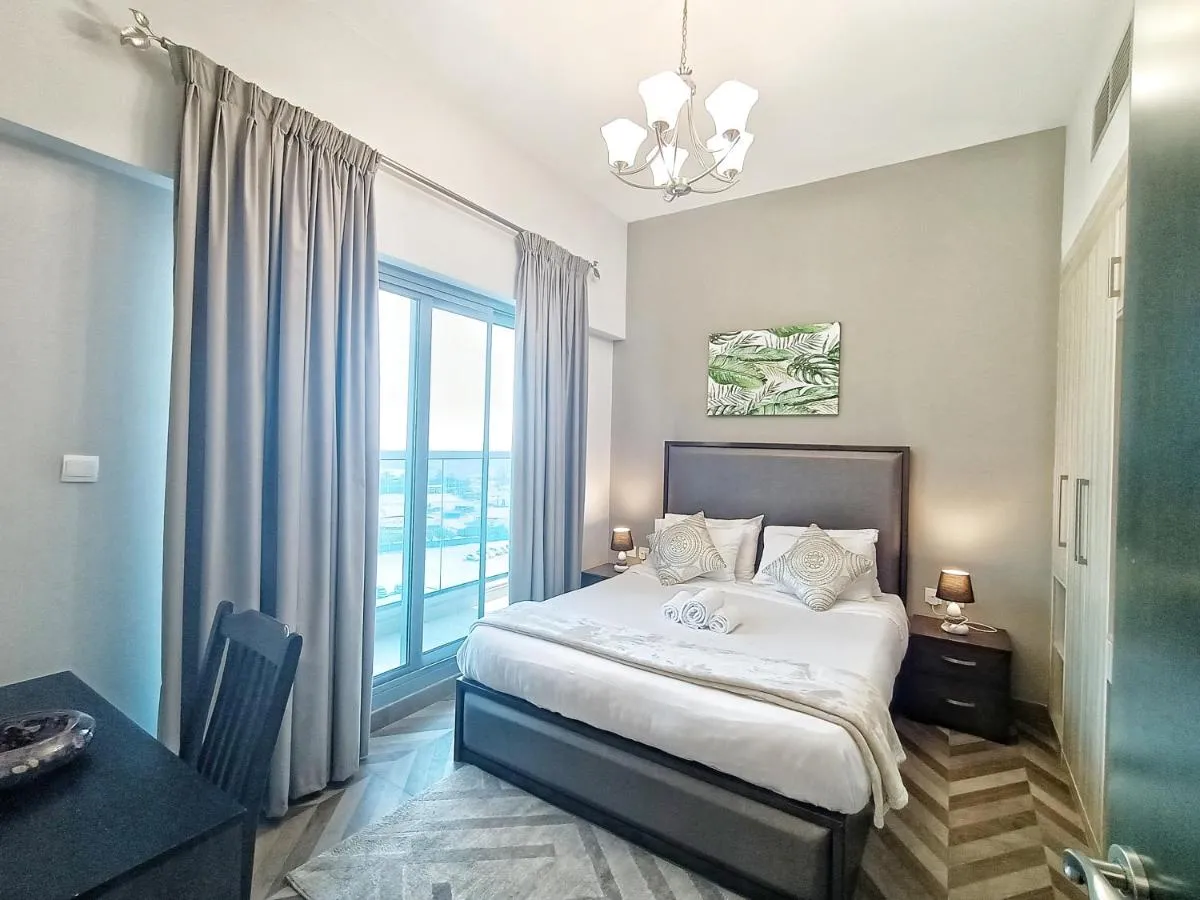 Cityscape Serenity Apt with Skyline & Stable View - 2