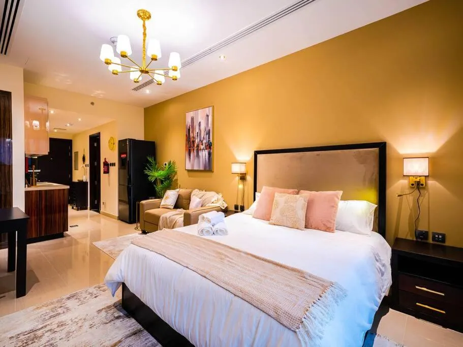 Cozy Studio in Downtown with Burj Khalifa View - 2