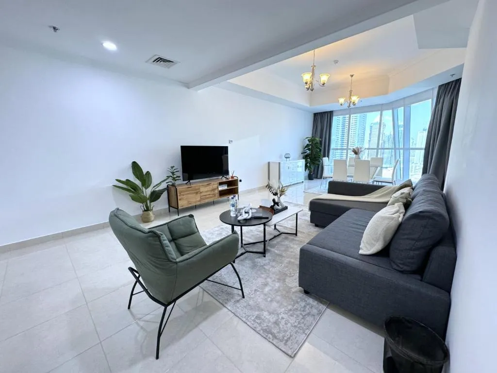 Deluxe Apartment With Panoramic View Near Metro - 3