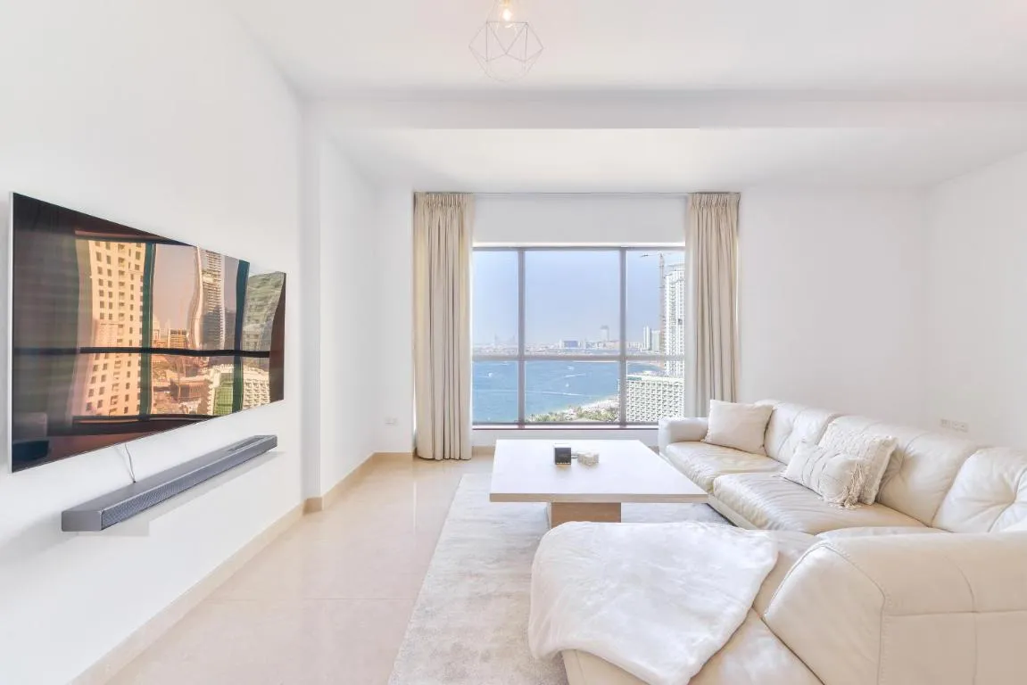 Deluxe Retreat In JBR – Million Dollar View – Balcony