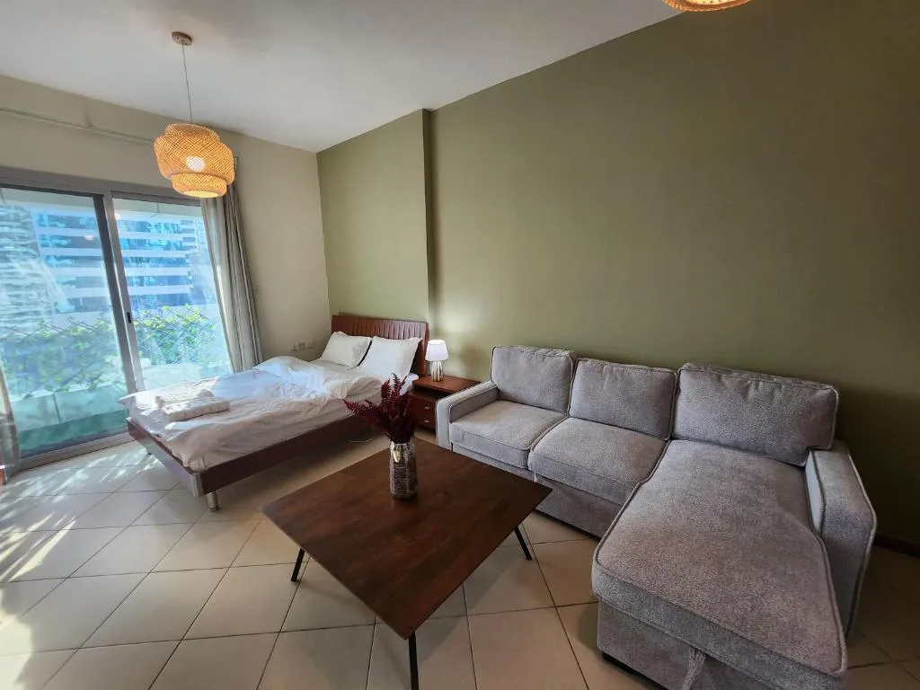 Diamond Marina inn, Offers Spacious Apartment In Heart Of Marina - 3