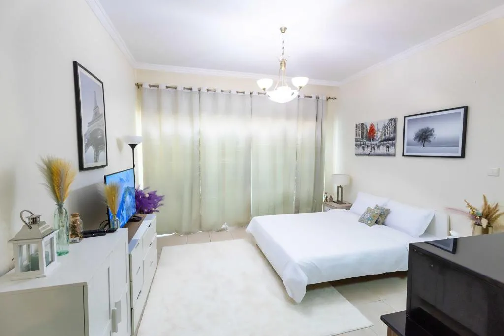 Downtown Dubai Lux Studio Apartment, Burj Al Nujoom