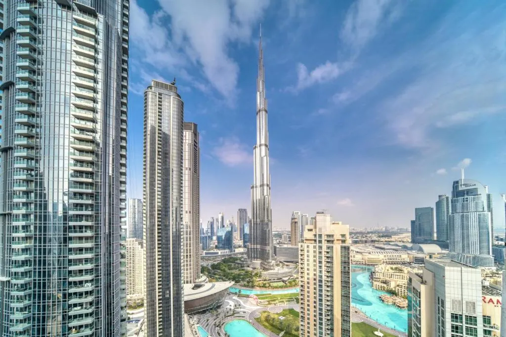 Downtown Luxury – Stunning Burj Khalifa View – 5 Minutes Walk to Dubai Mall - 2