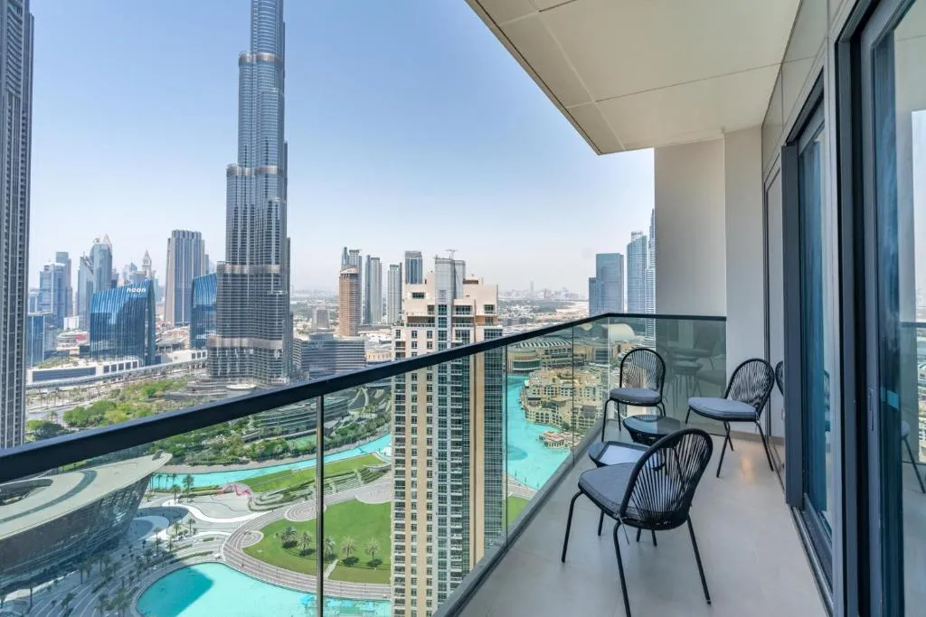 Downtown Luxury – Stunning Burj Khalifa View – 5 Minutes Walk to Dubai Mall