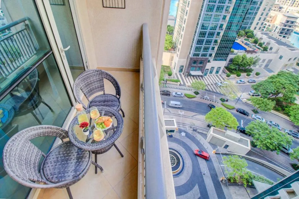 Durrani Homes – Luxurious Studio near Dubai Mall with pool view - 3