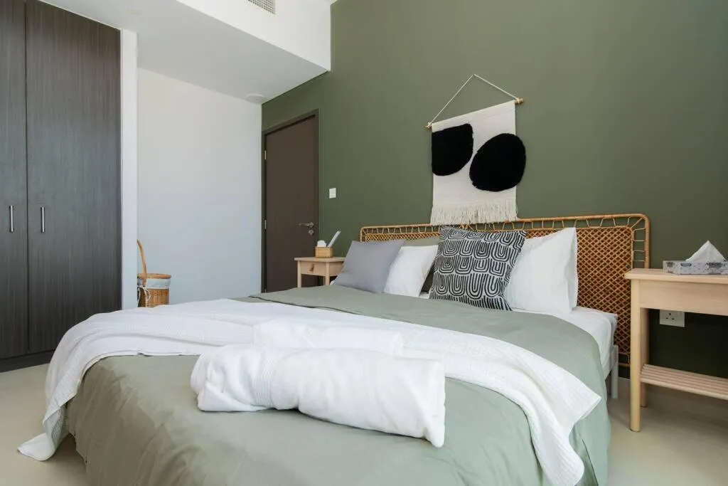 Elite Escape Holiday Home – 2 BHK Getaway with Dubai Mall Access – 1508 - 2