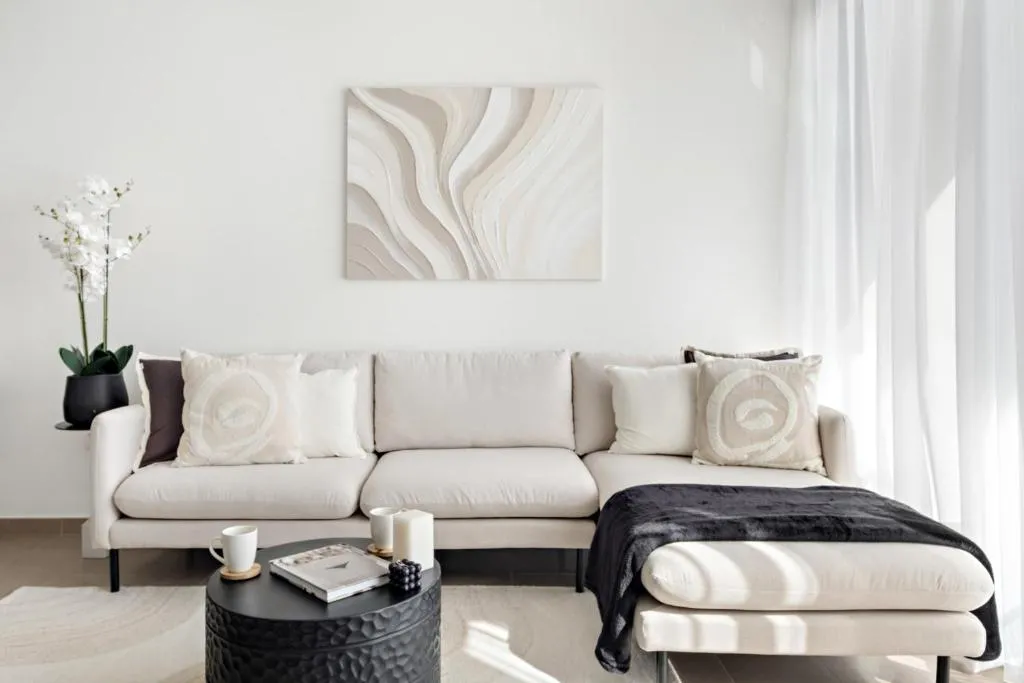 Exclusive 1 BDR in a Exclusive Neighbourhood - 2