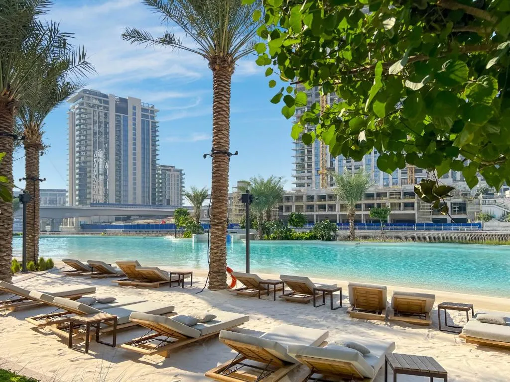 FAM Living – Vida Residences Stylish 2BR Creekfront Charm