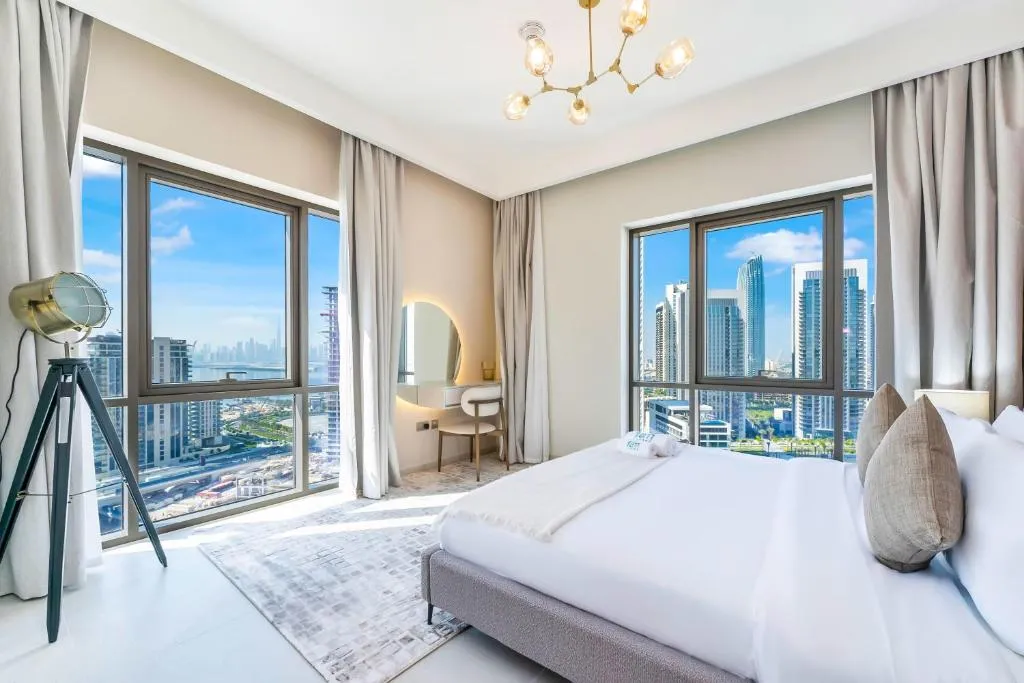 FAM Living – Vida Residences Stylish 2BR Creekfront Charm - 3