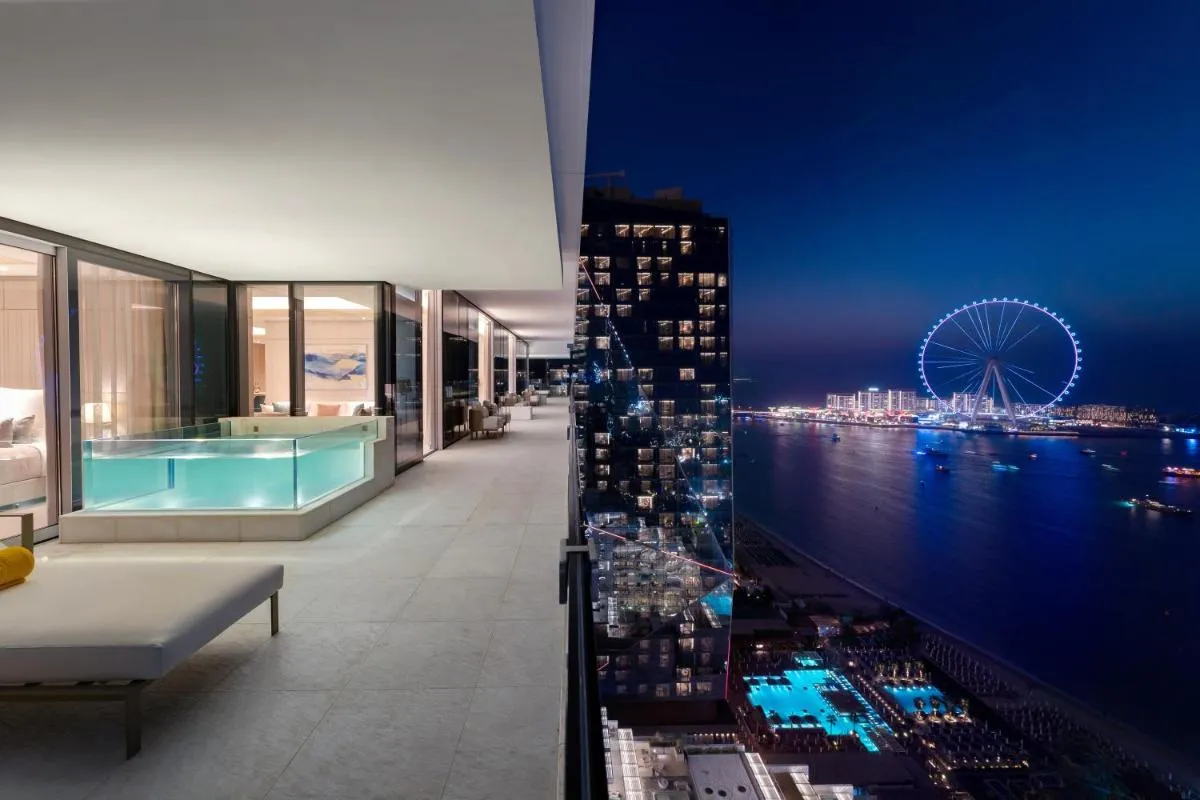 FIVE LUXE - 3