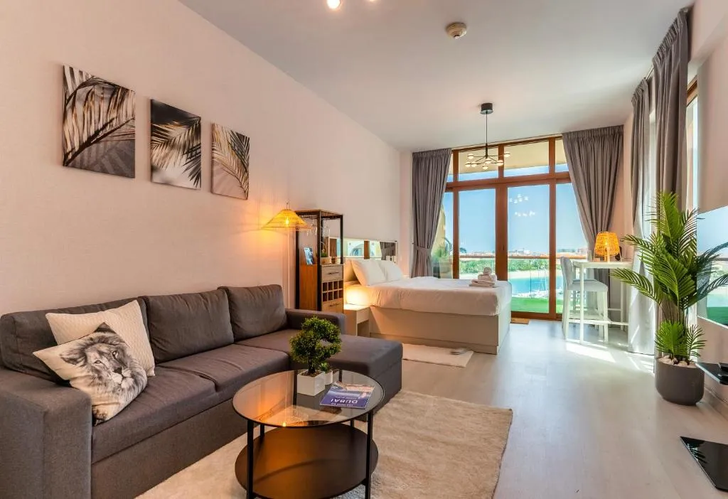 FiveX Studio Oasis living with Burj Al Arab view - 3