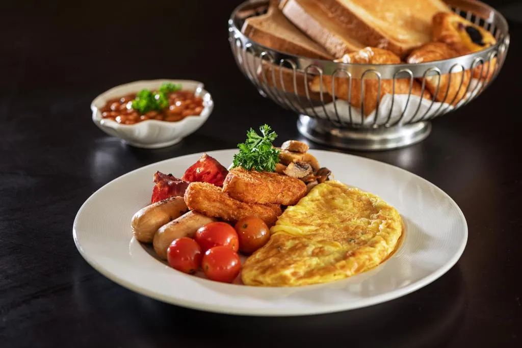 Four Points by Sheraton Production City, Dubai - 2