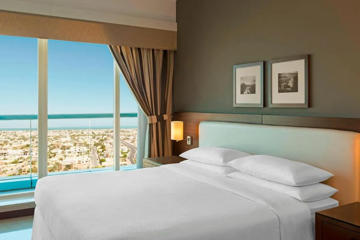 Four Points by Sheraton Sheikh Zayed Road - 2