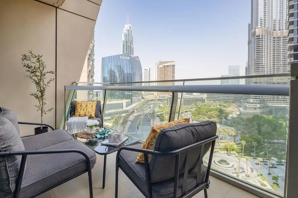 Frank Porter – Burj Vista Tower 2 - 3