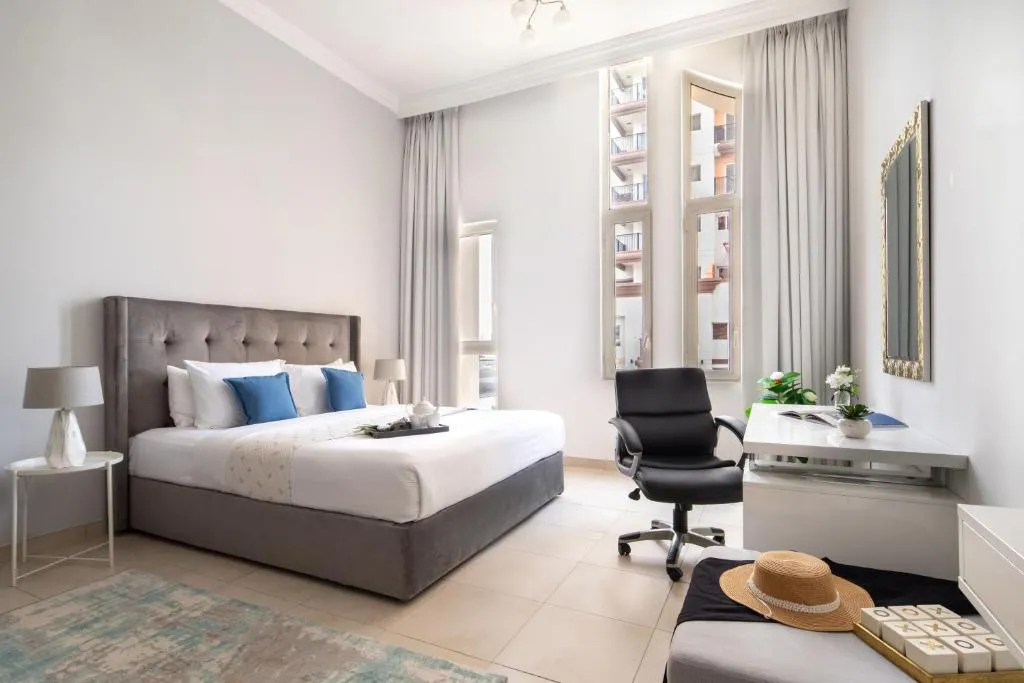 Frank Porter – Canal Residence