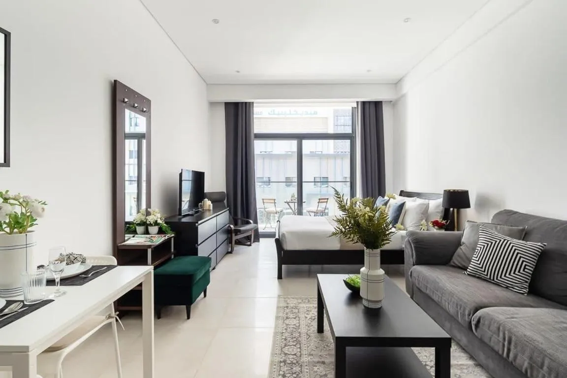 Frank Porter – Divine Residences