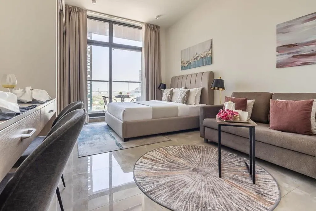 Frank Porter – Majestique Residence 2