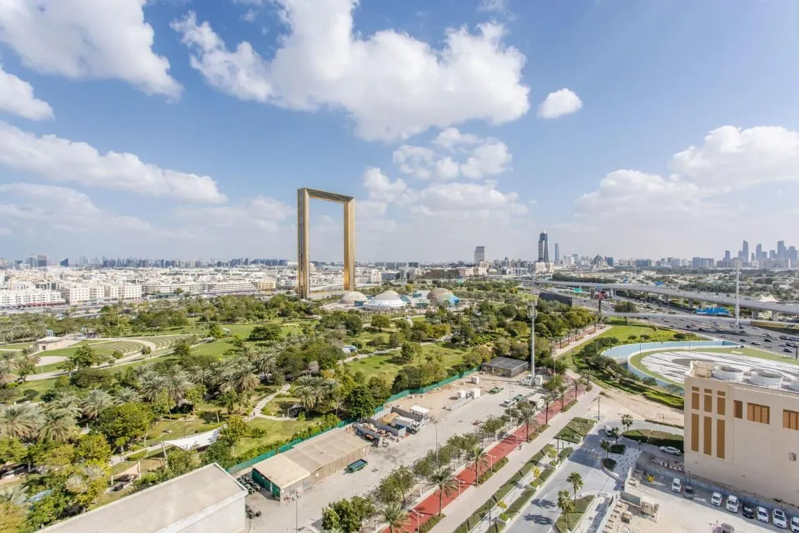 Frank Porter – Park Gate Residences 1