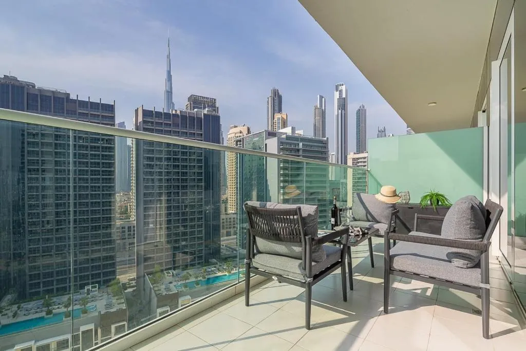 Frank Porter – Reva Residences - 2