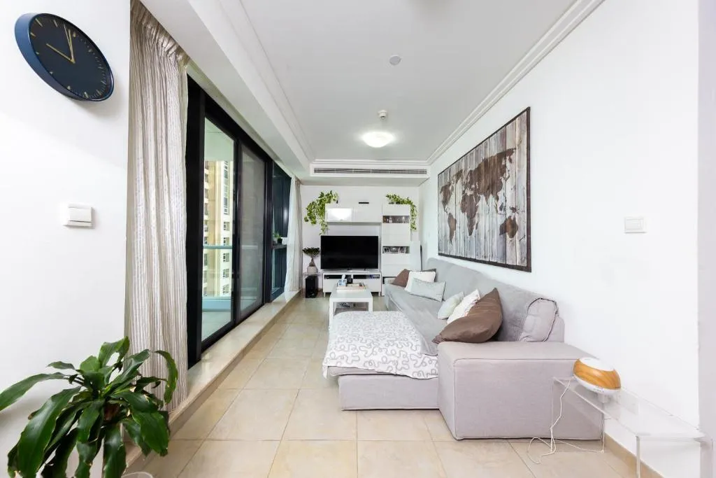 Full Lake View – 2BR Beautiful Apt – JLT - 2