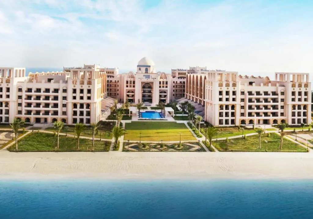 GLOBALSTAY at Sarai Apartments Beachfront Paradise with Pool and Gym - 2