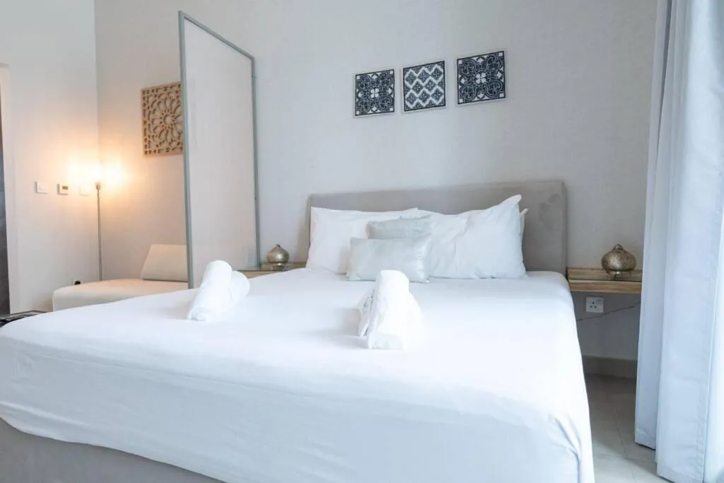 Gorgeous Studio in Sparkle Tower JBR by Suiteable