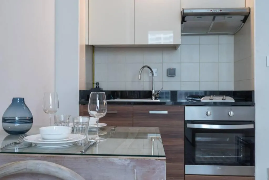 Gorgeous Studio in Sparkle Tower JBR by Suiteable - 3